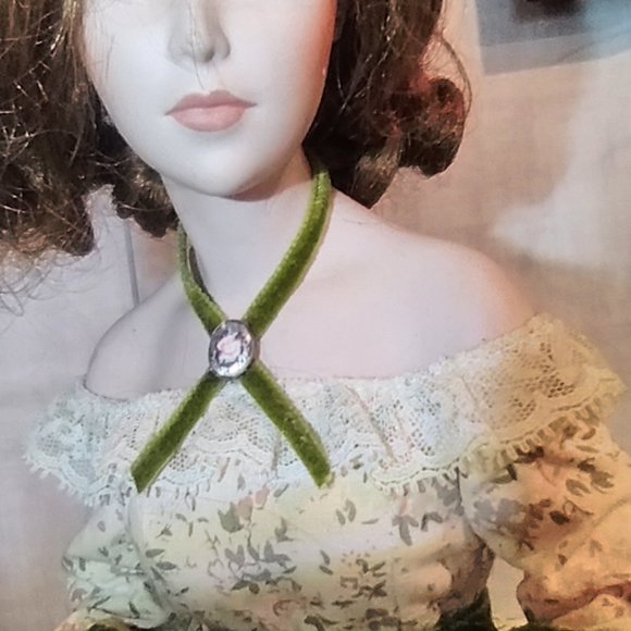 BRADFORD EXCHANGE DOLLS 3 W/ACCESSORIES - Picture 14 of 16